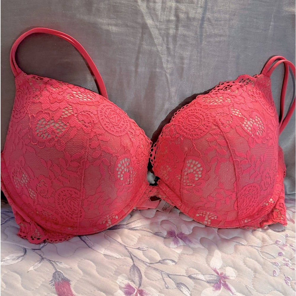 Victoria Secret classy coral and nude lace Very Sexy Push Up bra size 36D